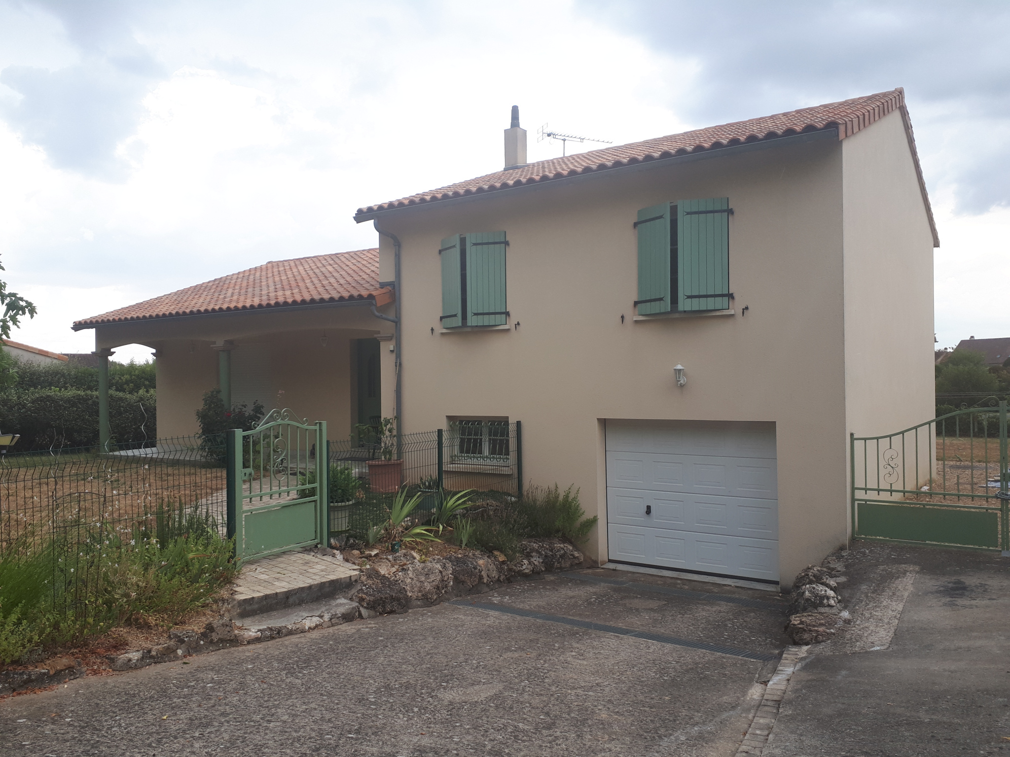 Agence immobilière de AYPIOSS Yachts & Properties