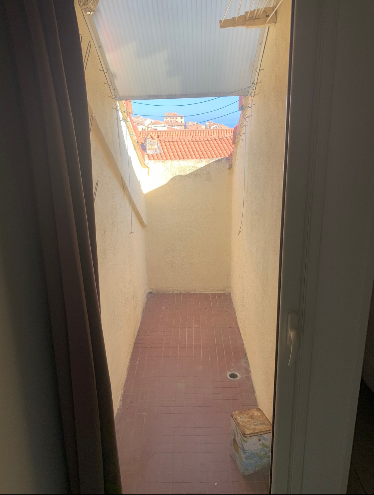 ESPACE SEMI OUVERT